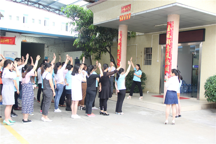 胡金花用自己的行動(dòng)證明了，她在這次培訓(xùn)中所學(xué)習(xí)到內(nèi)容，更傳遞了“愛”的精神理念。